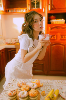 云缨去衣服的图片